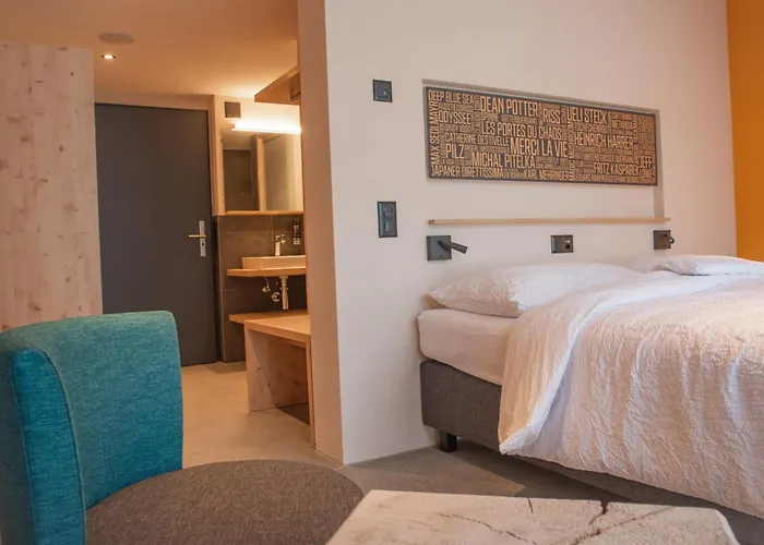 Eiger Chic מלון *